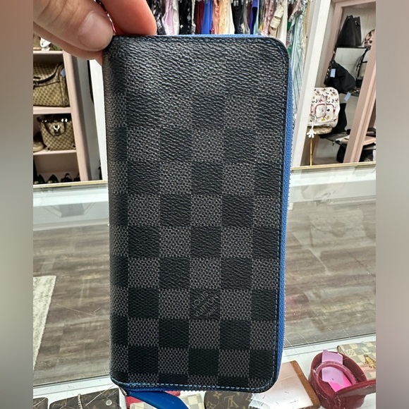 LOUIS VUITTON Damier Graphite Blue Vasco Zippy Wallet - Picture 2 of 9